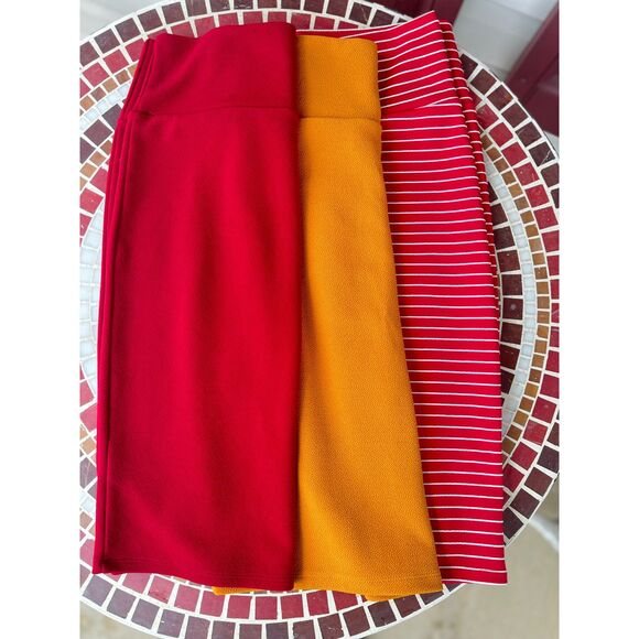 3 Womens LulaRoe Skirts - Picture 1 of 8